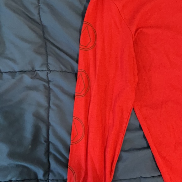 NWT Volcom long sleeve tee - Picture 3 of 4